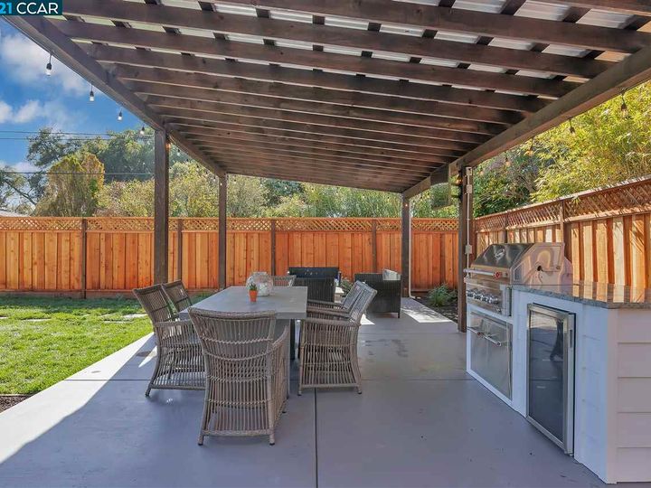 3265 Wooded Creek Ln, Lafayette, CA | Springhill. Photo 19 of 25