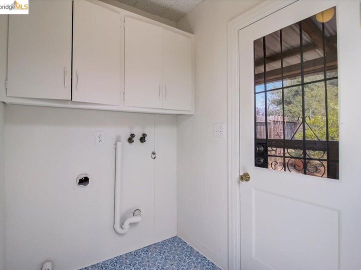 3400 Adell Ct, Oakland, CA | Dimond District. Photo 19 of 37
