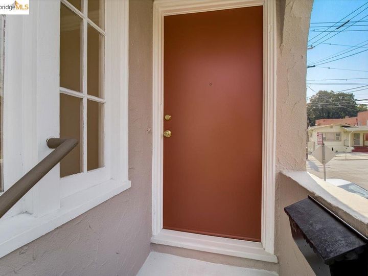 3400 Adell Ct, Oakland, CA | Dimond District. Photo 31 of 37