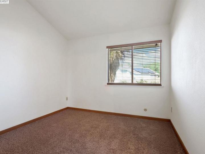 370 Jaeger St, Tracy, CA | Central Tracy. Photo 27 of 36