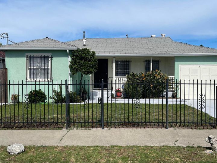 379 Stoneford Ave, Oakland, CA | Brookfield Villa. Photo 1 of 16