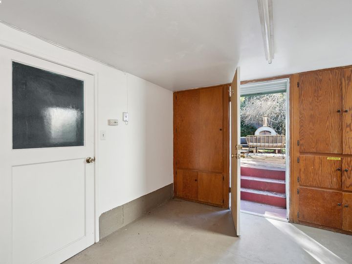 3822 Whittle Ave, Oakland, CA | Dimond. Photo 31 of 36