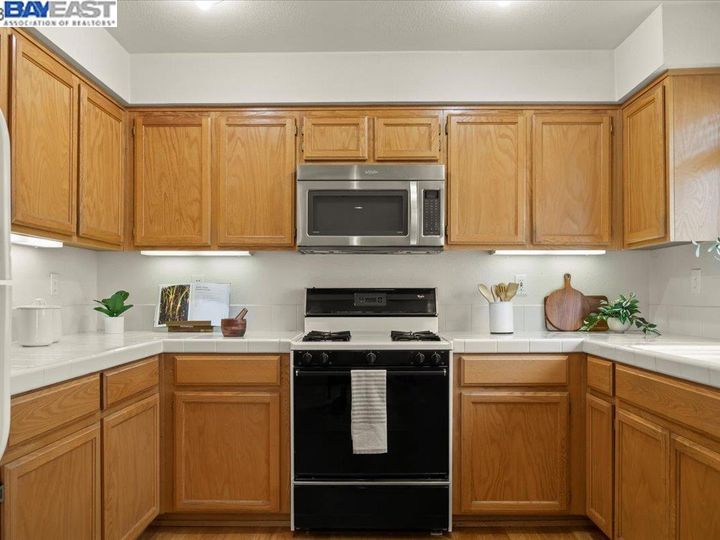38888 Salmon Ter, Fremont, CA, 94536 Townhouse. Photo 15 of 22