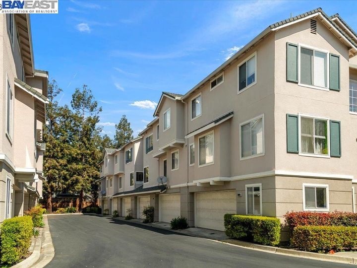 38888 Salmon Ter, Fremont, CA, 94536 Townhouse. Photo 4 of 22