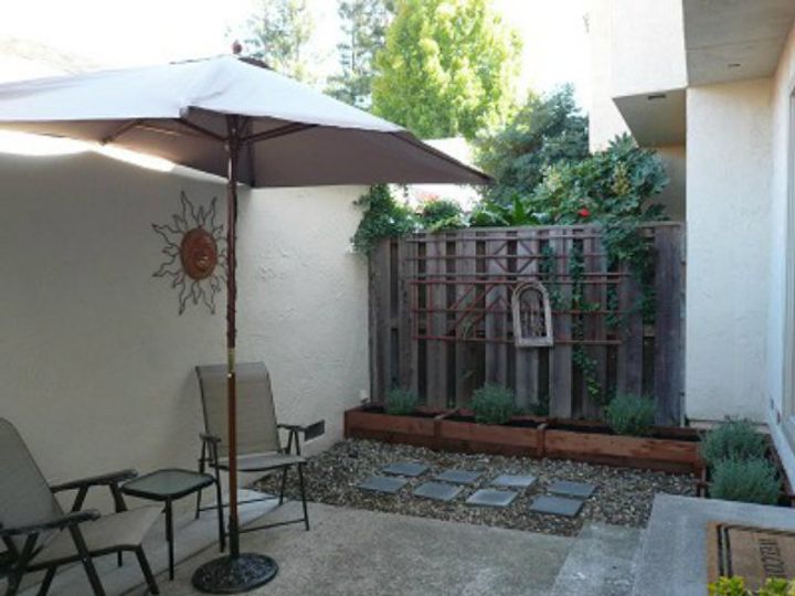 39 Starlite Ct, Mountain View, CA, 94043 Townhouse. Photo 11 of 13