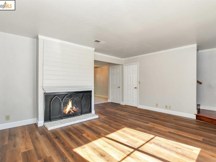 3930 Northwood Dr #G, Concord, CA, 94520 Townhouse. Photo 3 of 23