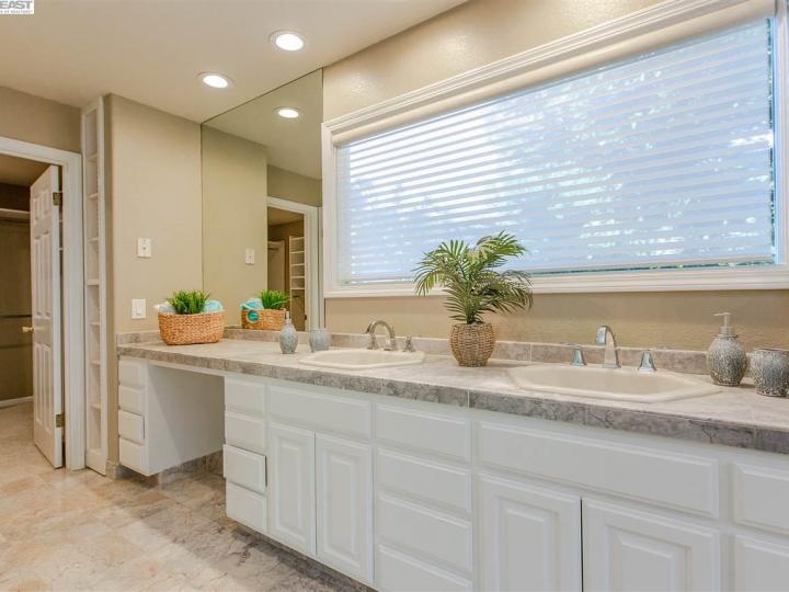 40400 Canyon Heights Dr, Fremont, CA | Kimber Park. Photo 20 of 39