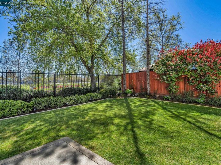 420 Apple Hill Dr, Brentwood, CA | Apple Hill Ests. Photo 40 of 43