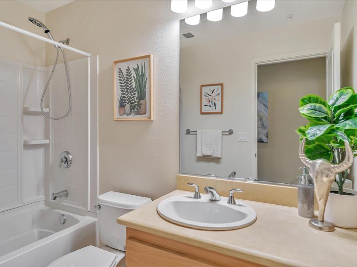 4214 Providence Ter, Fremont, CA, 94538 Townhouse. Photo 12 of 20