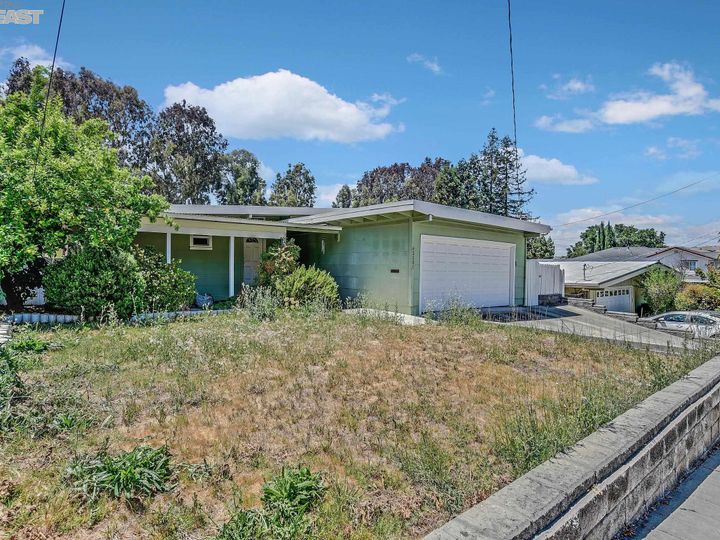 43281 Gallegos Ave, Fremont, CA | Mission District. Photo 3 of 12