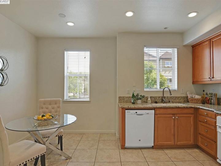 43283 Umbria Ter, Fremont, CA, 94539 Townhouse. Photo 11 of 26