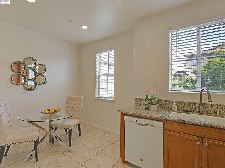 43283 Umbria Ter, Fremont, CA, 94539 Townhouse. Photo 14 of 26
