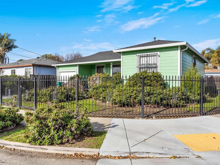 465 Burlwood Ave, Oakland, CA | Brookfield Villa. Photo 14 of 14