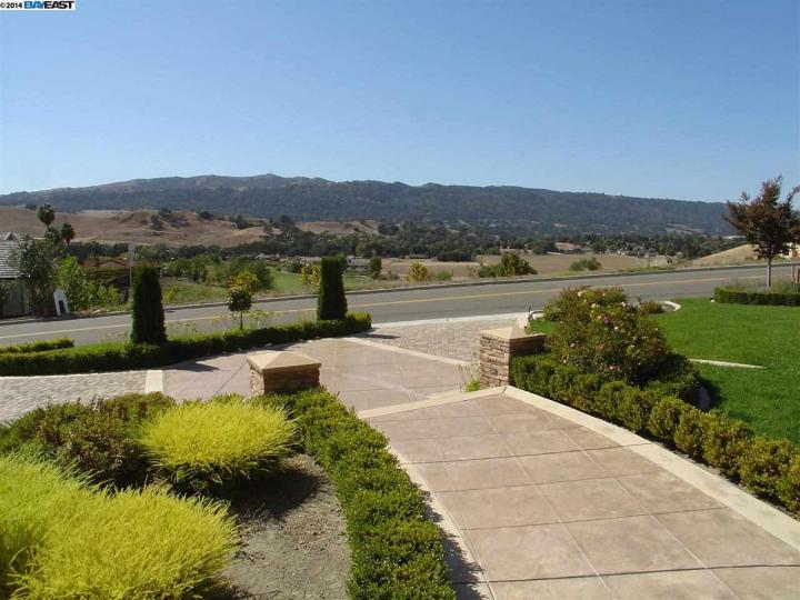 5230 Club House Dr, Pleasanton, CA | Country. Photo 2 of 18
