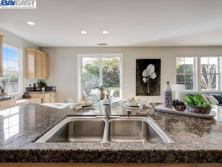 5252 Hiddencrest Ct, Concord, CA | Crystal Ranch. Photo 17 of 51