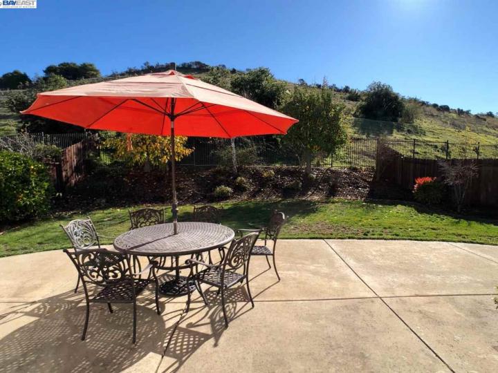 5299 Fairweather Ct, Castro Valley, CA | 5 Canyons. Photo 10 of 34