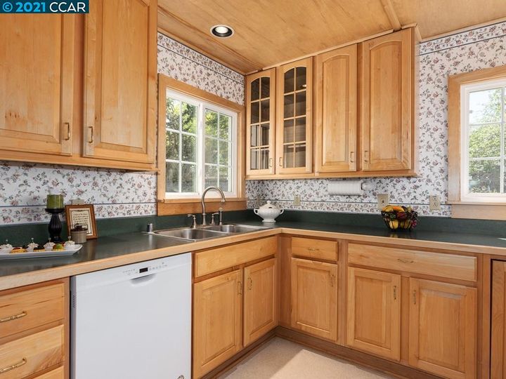 5320 Likins Ave, Martinez, CA | Forest Hills. Photo 15 of 33