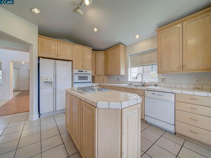 543 Muir Ct, Vacaville, CA | Leisure Town. Photo 13 of 40