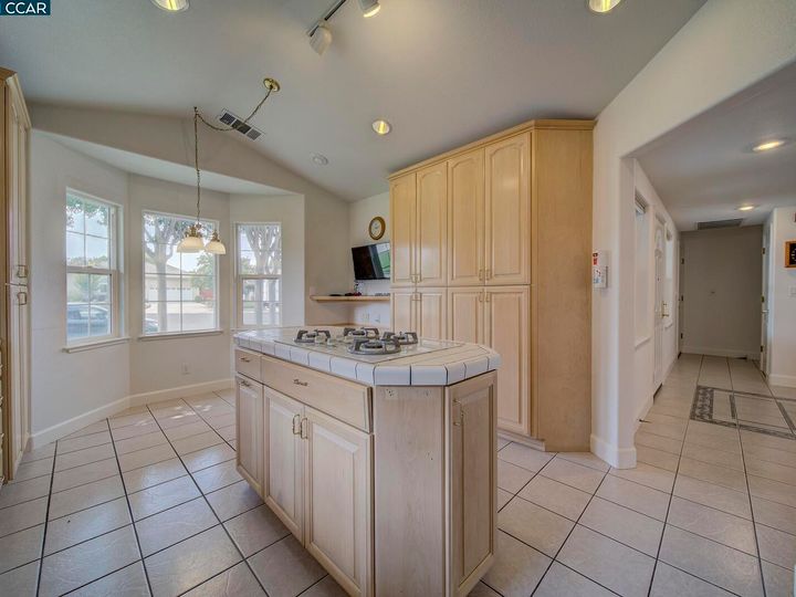 543 Muir Ct, Vacaville, CA | Leisure Town. Photo 15 of 40