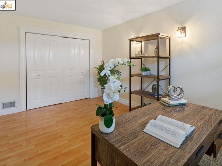 5442 Brookdale Ave, Oakland, CA | Maxwell  Park. Photo 23 of 28