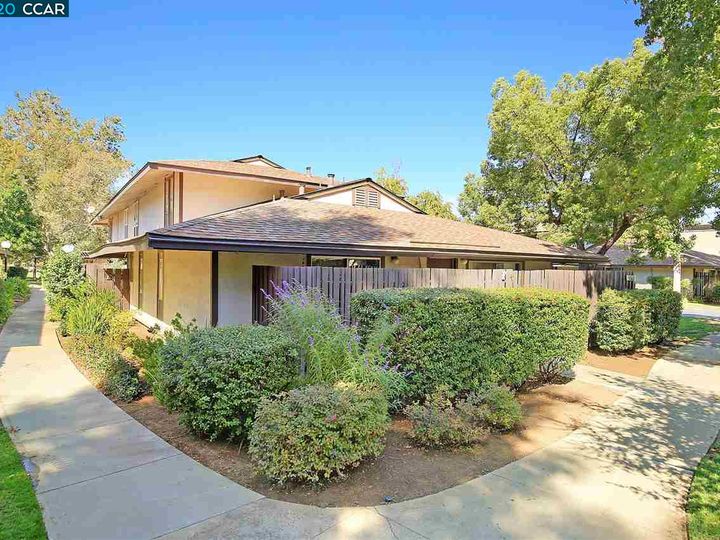 5489 Roundtree Dr #B, Concord, CA, 94521 Townhouse. Photo 29 of 40