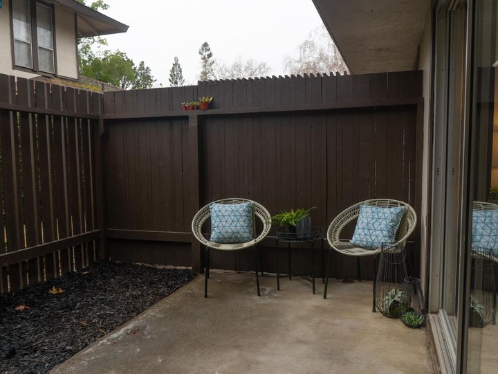 5501 Roundtree Dr #E, Concord, CA, 94521 Townhouse. Photo 16 of 20