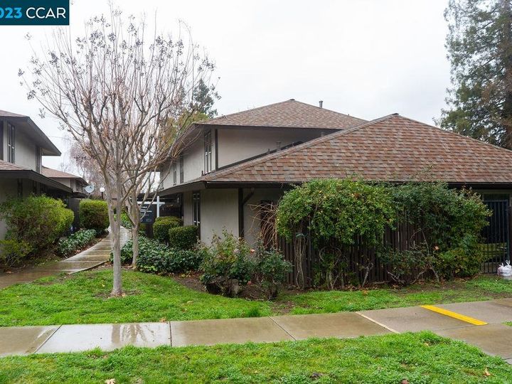 5501 Roundtree Dr #E, Concord, CA, 94521 Townhouse. Photo 19 of 20