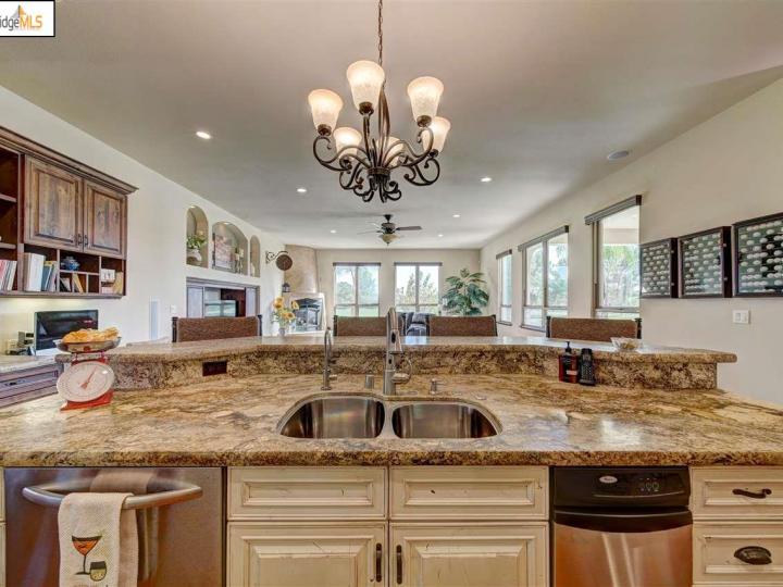 5560 Lanai Ct, Discovery Bay, CA | Discovery Bay Country Club. Photo 9 of 40