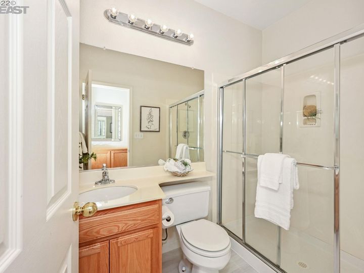 5578 Gold Creek Dr, Castro Valley, CA | 5 Canyons. Photo 14 of 25