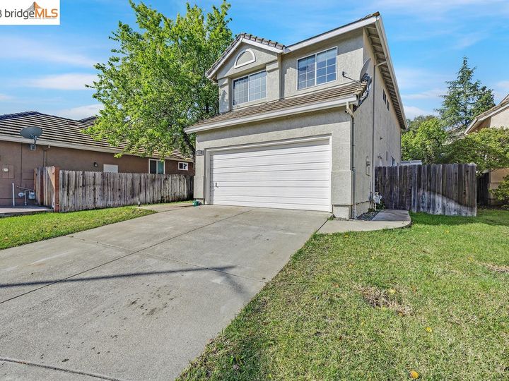561 Rolling Oak Ct, Vacaville, CA | Brown Valley. Photo 3 of 32
