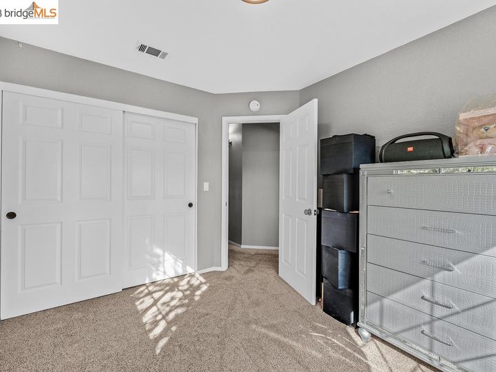 561 Rolling Oak Ct, Vacaville, CA | Brown Valley. Photo 29 of 32
