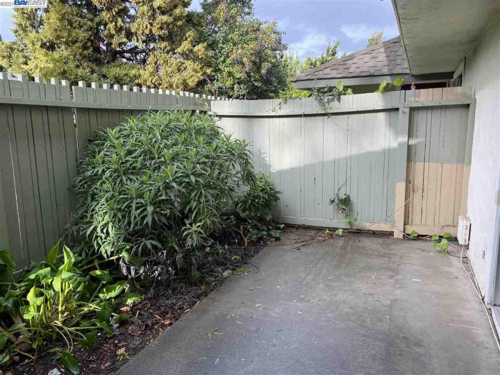 5745 Birch Ter, Fremont, CA, 94538 Townhouse. Photo 15 of 19