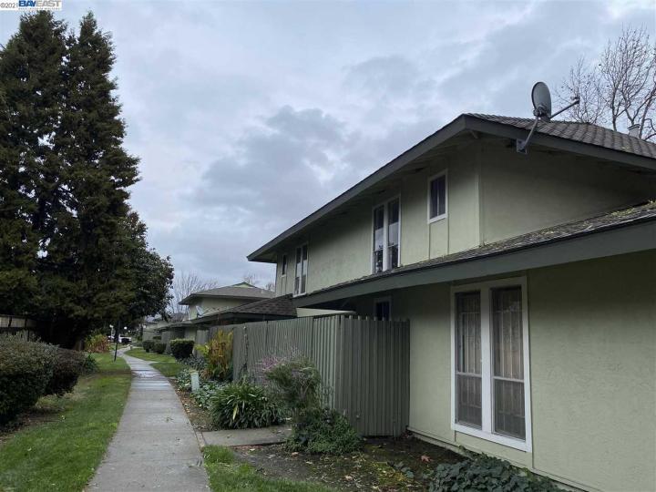 5745 Birch Ter, Fremont, CA, 94538 Townhouse. Photo 17 of 19