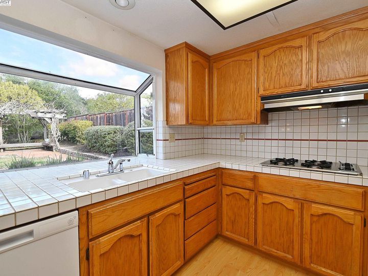 6012 Mount Olympus Dr, Castro Valley, CA | Palomares Hills. Photo 17 of 60