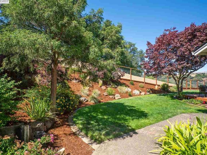 6022 Slopeview Ct, Castro Valley, CA | Columbia. Photo 30 of 37