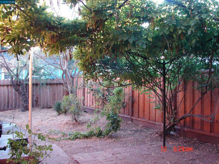 6331 Sunnymere Ave, Oakland, CA | Upper Millsmont. Photo 12 of 16
