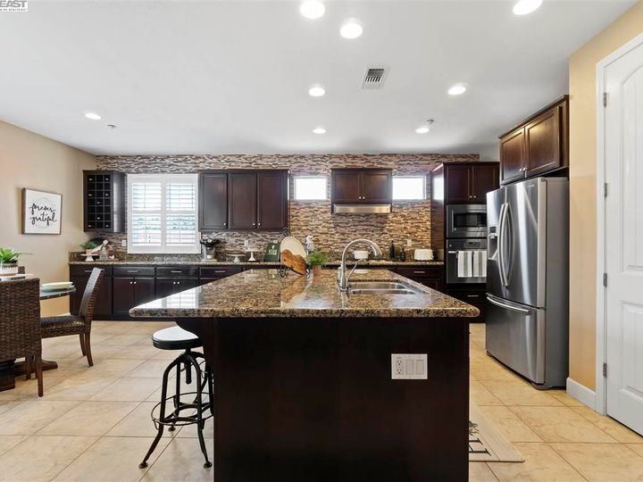 660 Big Bear Ct, Brentwood, CA | Brentwood. Photo 15 of 40