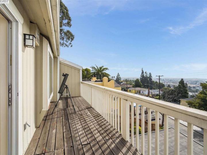 6700 Outlook Ave, Oakland, CA | Millsmont Area. Photo 8 of 40
