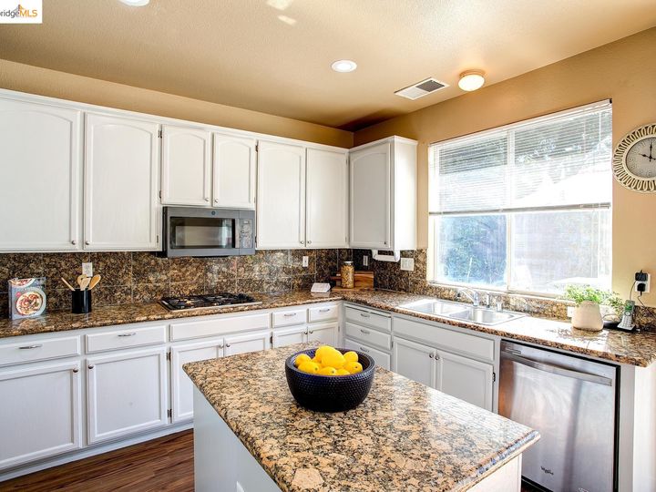 728 Summerwood Dr, Brentwood, CA | Confetti. Photo 11 of 40