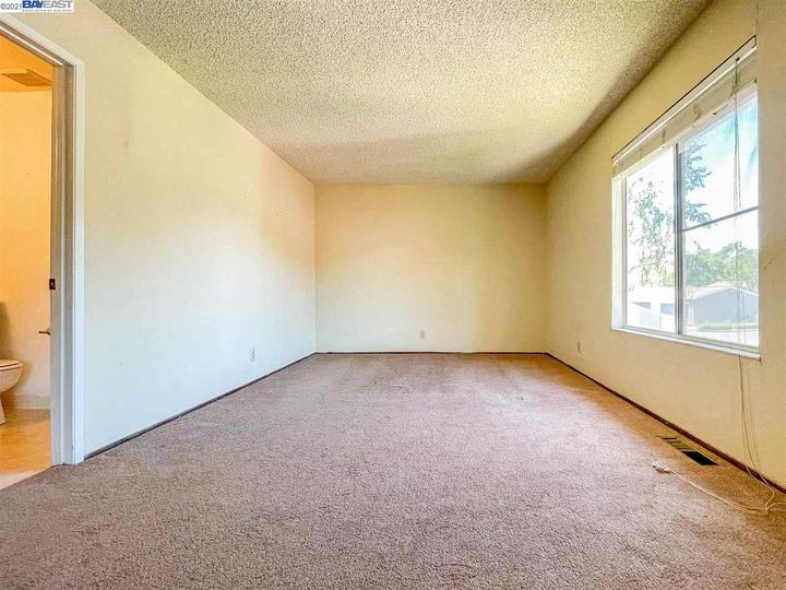 832 Royal Ann, Concord, CA, 94518 Townhouse. Photo 22 of 31