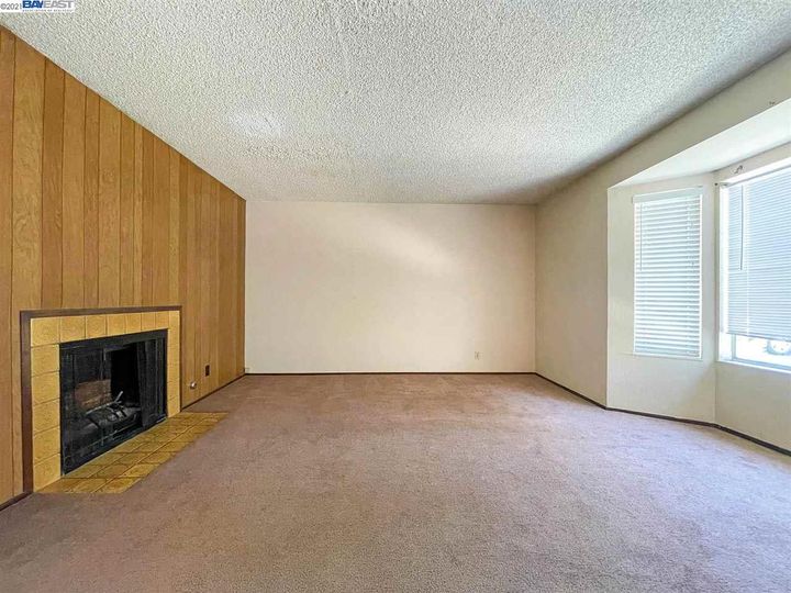 832 Royal Ann, Concord, CA, 94518 Townhouse. Photo 5 of 31