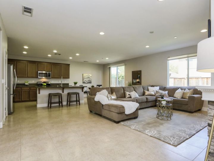 9534 Rodeo Dr, Gilroy, CA | . Photo 13 of 40