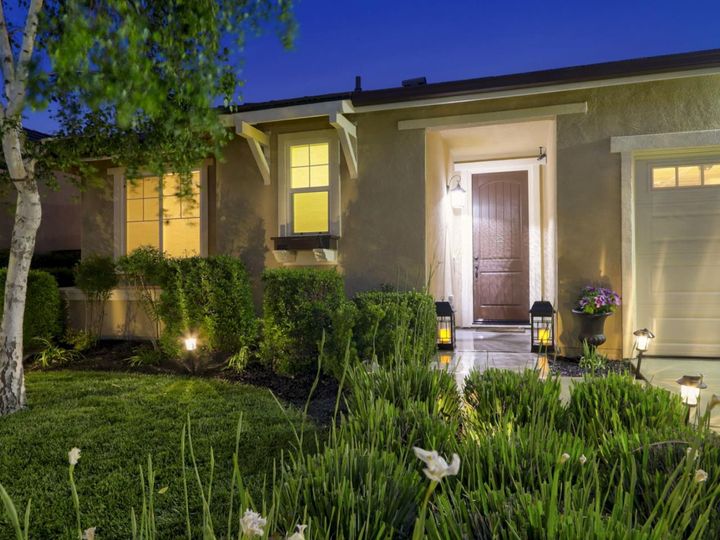 9534 Rodeo Dr, Gilroy, CA | . Photo 5 of 40