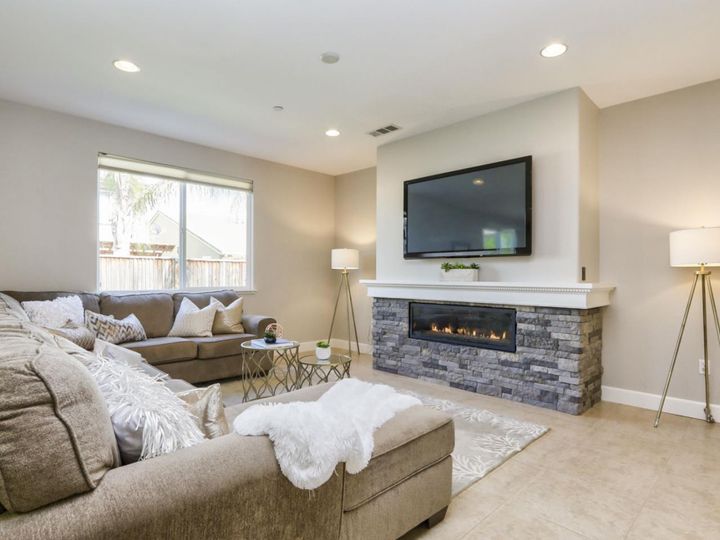 9534 Rodeo Dr, Gilroy, CA | . Photo 9 of 40