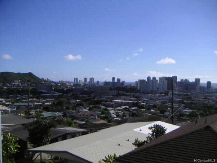966 Lolena St Honolulu HI Home. Photo 3 of 4