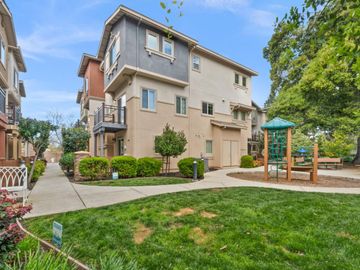 1258 Detroit Ave #3, Concord, CA, 94520 Townhouse. Photo 4 of 28