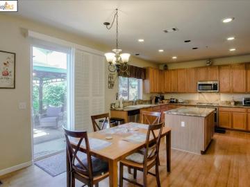 1275 Anjou Pkwy, Brentwood, CA | Lyon Groves. Photo 6 of 20