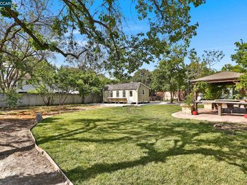1300 Rosemary Ln, Concord, CA | Tree Haven. Photo 6 of 40