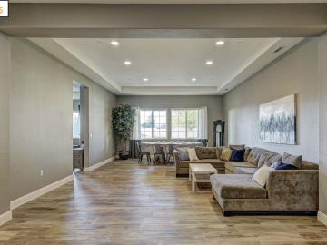 2473 Emerald Bay Dr, Brentwood, CA | Brentwood. Photo 6 of 40
