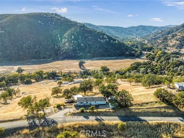 2579 Indian Hill Rd, Spring Valley, CA